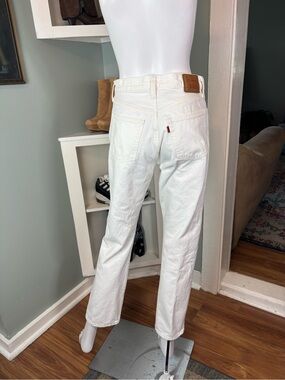 Levis 501 Off-White Jeans 12501-0501 Button Fly Straight Leg 27x29 Womens